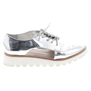 Aldo silver metallic platform Oxford with cut outs lace up EUC size 6